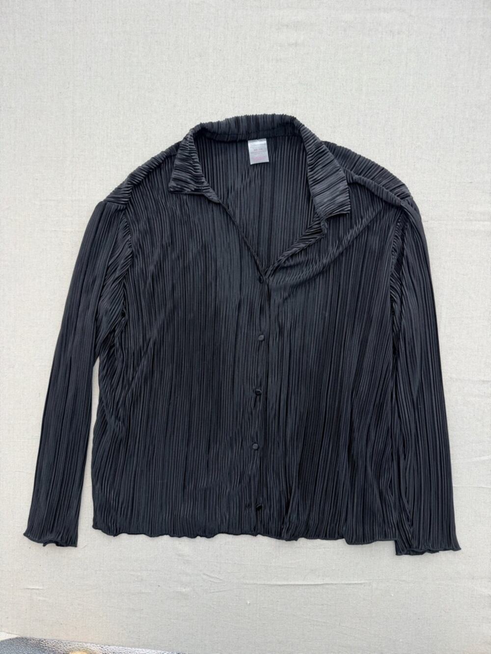 No Boundaries Black Pleated Button-Down Top